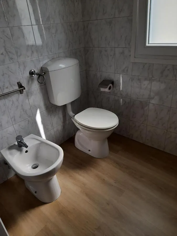 Marco'S Apartment -Ideale Per Venezia- Местре Италия